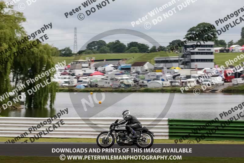 Vintage motorcycle club;eventdigitalimages;mallory park;mallory park trackday photographs;no limits trackdays;peter wileman photography;trackday digital images;trackday photos;vmcc festival 1000 bikes photographs